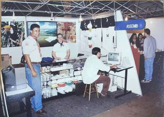 Estande da ASSEMIB em feira local